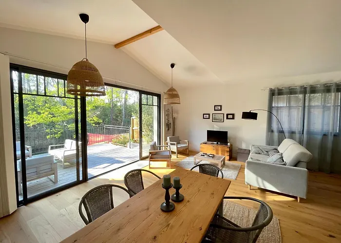 Du Canal - Ponton Pour Bateau Villa