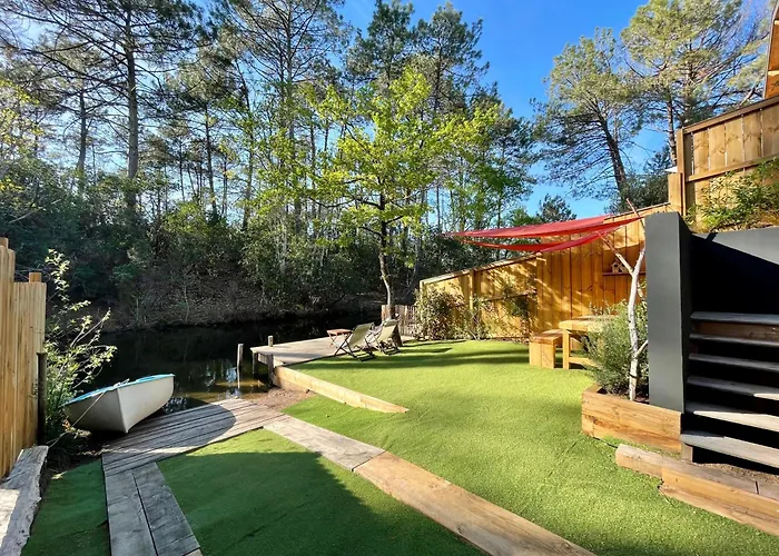 Du Canal - Ponton Pour Bateau Villa *